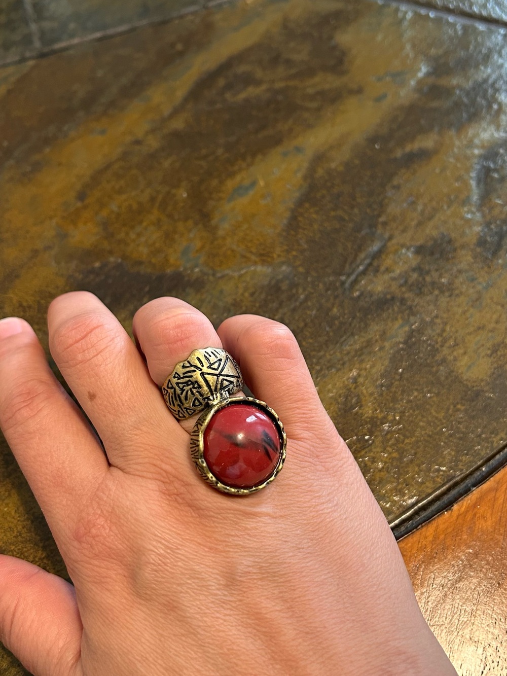 Red Stone Statement Ring - Women's Fashion Jewelry - Picture 3 of 10